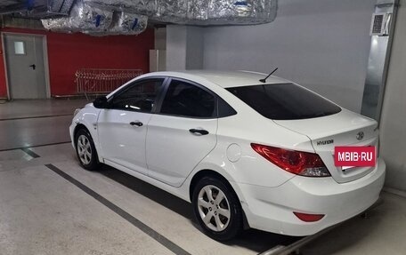 Hyundai Solaris II рестайлинг, 2012 год, 800 000 рублей, 8 фотография