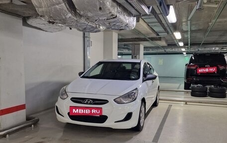 Hyundai Solaris II рестайлинг, 2012 год, 800 000 рублей, 10 фотография