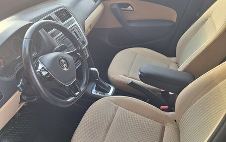 Volkswagen Polo VI (EU Market), 2015 год, 1 250 000 рублей, 15 фотография
