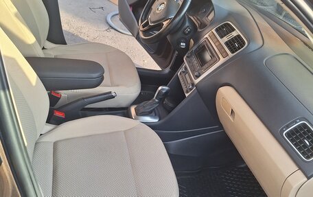 Volkswagen Polo VI (EU Market), 2015 год, 1 250 000 рублей, 23 фотография