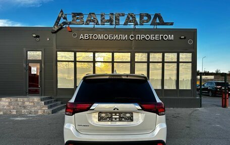 Mitsubishi Outlander III рестайлинг 3, 2021 год, 2 100 000 рублей, 5 фотография