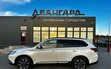 Mitsubishi Outlander III рестайлинг 3, 2021 год, 2 100 000 рублей, 3 фотография