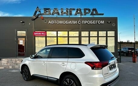 Mitsubishi Outlander III рестайлинг 3, 2021 год, 2 100 000 рублей, 4 фотография