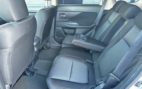 Mitsubishi Outlander III рестайлинг 3, 2021 год, 2 100 000 рублей, 25 фотография