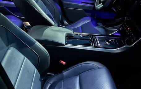 Jaguar XE I рестайлинг, 2018 год, 2 700 000 рублей, 10 фотография