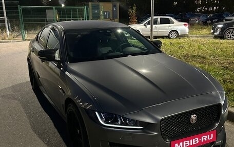 Jaguar XE I рестайлинг, 2018 год, 2 700 000 рублей, 4 фотография