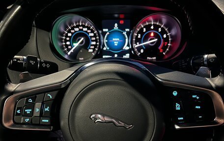 Jaguar XE I рестайлинг, 2018 год, 2 700 000 рублей, 17 фотография