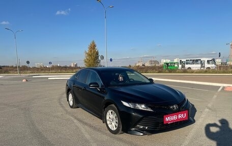 Toyota Camry, 2019 год, 2 495 000 рублей, 3 фотография