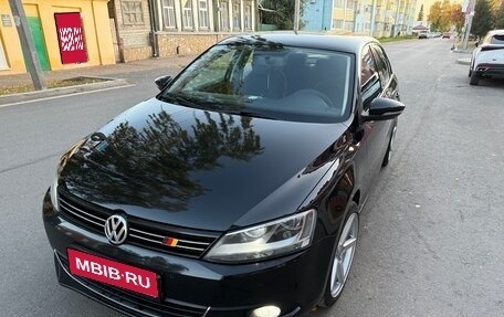 Volkswagen Jetta VI, 2014 год, 878 000 рублей, 1 фотография