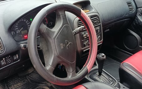 Mitsubishi Carisma I, 2000 год, 200 000 рублей, 4 фотография