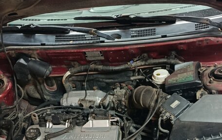 Mitsubishi Carisma I, 2000 год, 200 000 рублей, 33 фотография