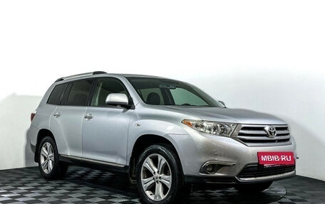 Toyota Highlander III, 2011 год, 2 047 000 рублей, 3 фотография