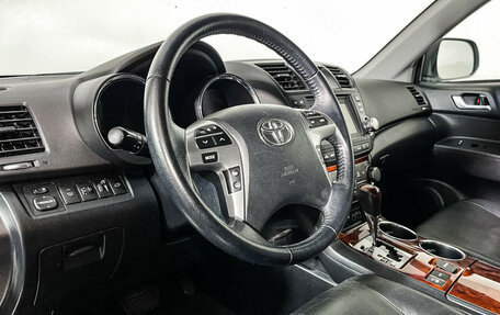 Toyota Highlander III, 2011 год, 2 047 000 рублей, 13 фотография