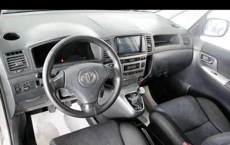 Toyota Corolla Verso I, 2003 год, 460 000 рублей, 6 фотография