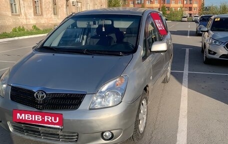Toyota Corolla Verso I, 2003 год, 460 000 рублей, 3 фотография