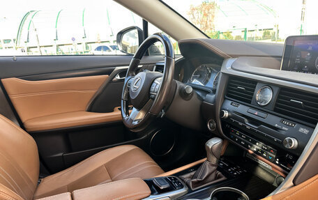 Lexus RX IV рестайлинг, 2017 год, 3 970 000 рублей, 11 фотография