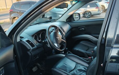 Mitsubishi Outlander III рестайлинг 3, 2011 год, 975 000 рублей, 6 фотография