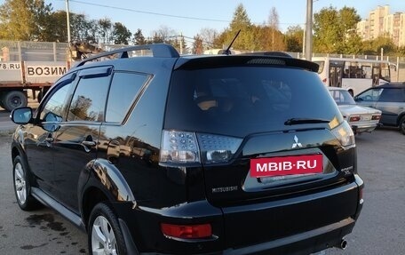 Mitsubishi Outlander III рестайлинг 3, 2011 год, 975 000 рублей, 4 фотография