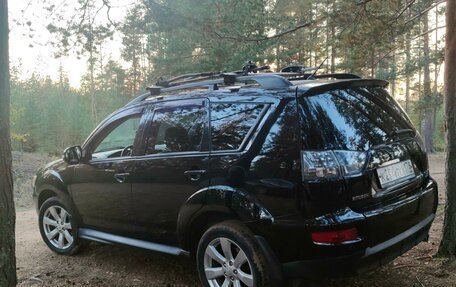 Mitsubishi Outlander III рестайлинг 3, 2011 год, 975 000 рублей, 14 фотография