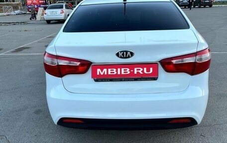 KIA Rio III рестайлинг, 2014 год, 550 000 рублей, 2 фотография