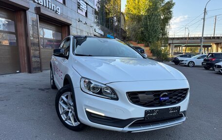 Volvo S60 Cross Country, 2018 год, 2 600 000 рублей, 2 фотография