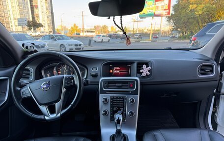 Volvo S60 Cross Country, 2018 год, 2 600 000 рублей, 10 фотография