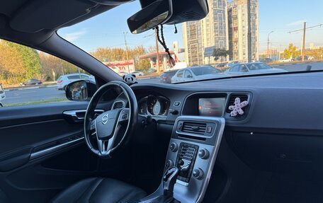 Volvo S60 Cross Country, 2018 год, 2 600 000 рублей, 11 фотография
