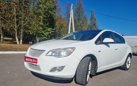 Opel Astra J, 2011 год, 650 000 рублей, 1 фотография
