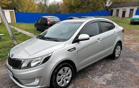 KIA Rio III рестайлинг, 2014 год, 990 000 рублей, 2 фотография
