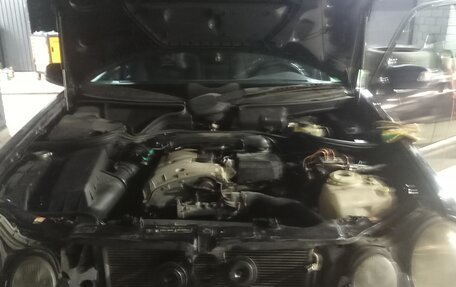 Mercedes-Benz E-Класс, 1998 год, 390 000 рублей, 11 фотография