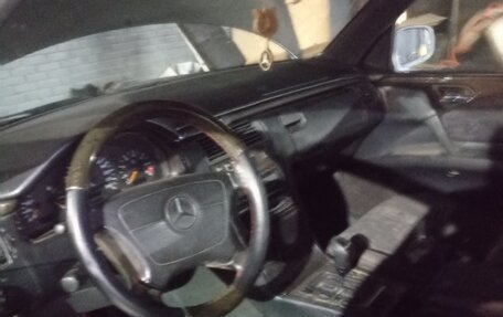 Mercedes-Benz E-Класс, 1998 год, 390 000 рублей, 9 фотография