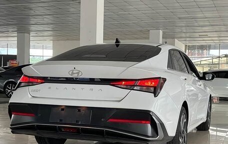 Hyundai Elantra, 2023 год, 1 420 000 рублей, 12 фотография