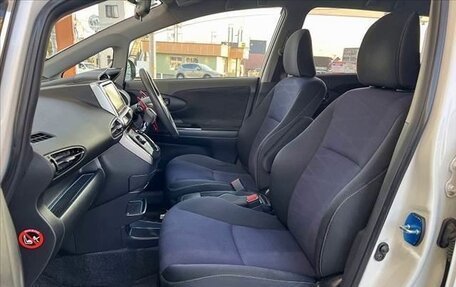 Toyota Wish II, 2017 год, 1 154 000 рублей, 18 фотография