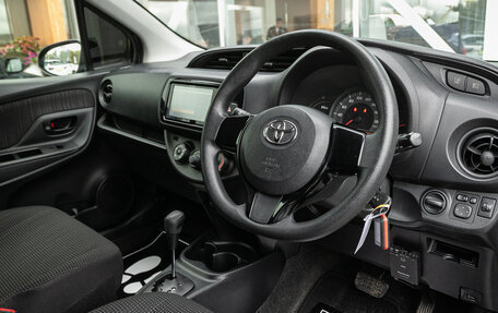 Toyota Vitz, 2018 год, 828 000 рублей, 16 фотография