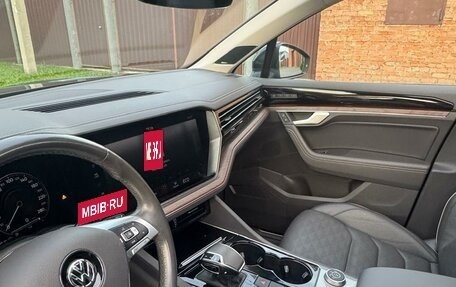 Volkswagen Touareg III, 2018 год, 4 500 000 рублей, 5 фотография