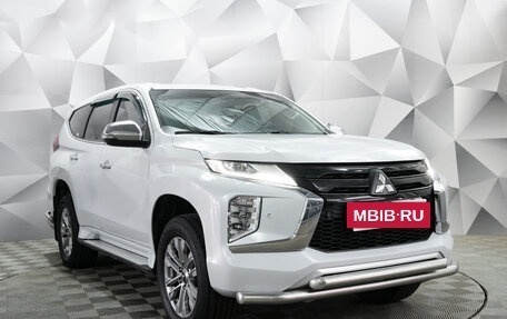 Mitsubishi Pajero Sport III рестайлинг, 2020 год, 3 292 000 рублей, 7 фотография