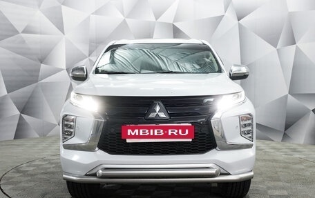 Mitsubishi Pajero Sport III рестайлинг, 2020 год, 3 292 000 рублей, 8 фотография