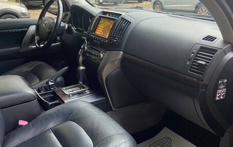 Toyota Land Cruiser 200, 2011 год, 2 930 000 рублей, 4 фотография
