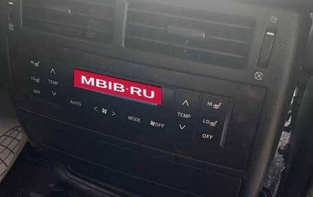 Toyota Land Cruiser 200, 2011 год, 2 930 000 рублей, 8 фотография