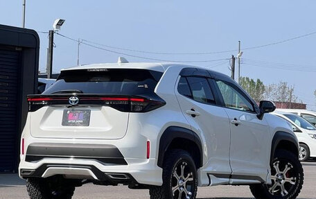 Toyota Yaris Cross, 2022 год, 1 590 000 рублей, 6 фотография