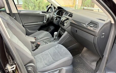 Volkswagen Tiguan II, 2019 год, 2 500 000 рублей, 3 фотография
