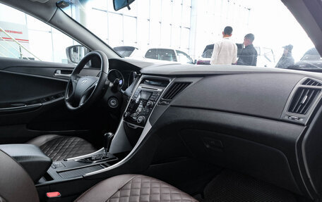 Hyundai Sonata VI, 2010 год, 780 000 рублей, 11 фотография