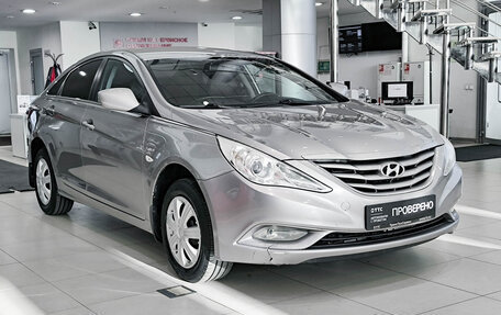Hyundai Sonata VI, 2010 год, 780 000 рублей, 3 фотография