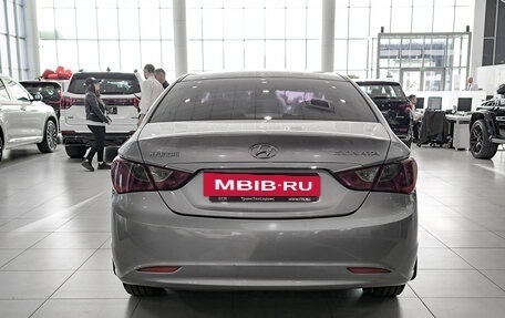 Hyundai Sonata VI, 2010 год, 780 000 рублей, 6 фотография