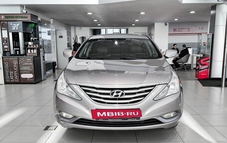 Hyundai Sonata VI, 2010 год, 780 000 рублей, 2 фотография