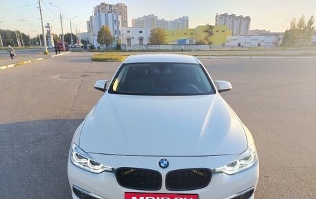 BMW 3 серия, 2017 год, 1 760 000 рублей, 12 фотография