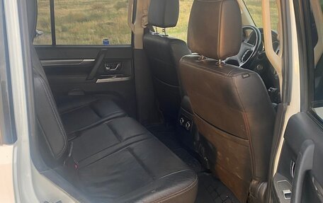 Mitsubishi Pajero IV, 2014 год, 2 100 000 рублей, 4 фотография