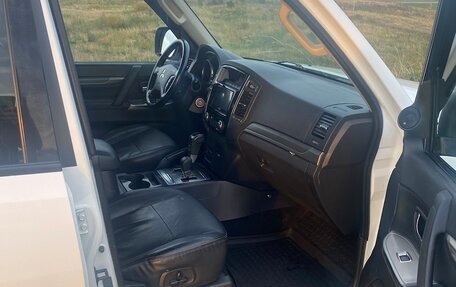 Mitsubishi Pajero IV, 2014 год, 2 100 000 рублей, 5 фотография