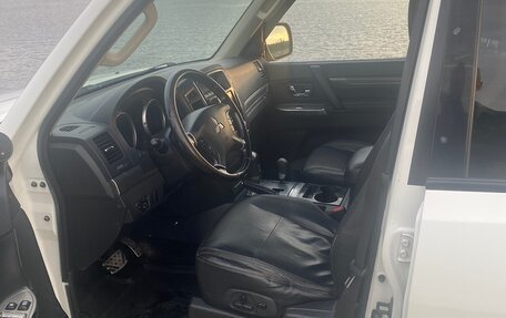 Mitsubishi Pajero IV, 2014 год, 2 100 000 рублей, 10 фотография