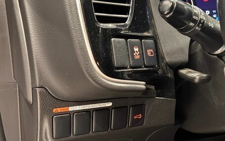 Mitsubishi Outlander III рестайлинг 3, 2012 год, 1 290 000 рублей, 10 фотография